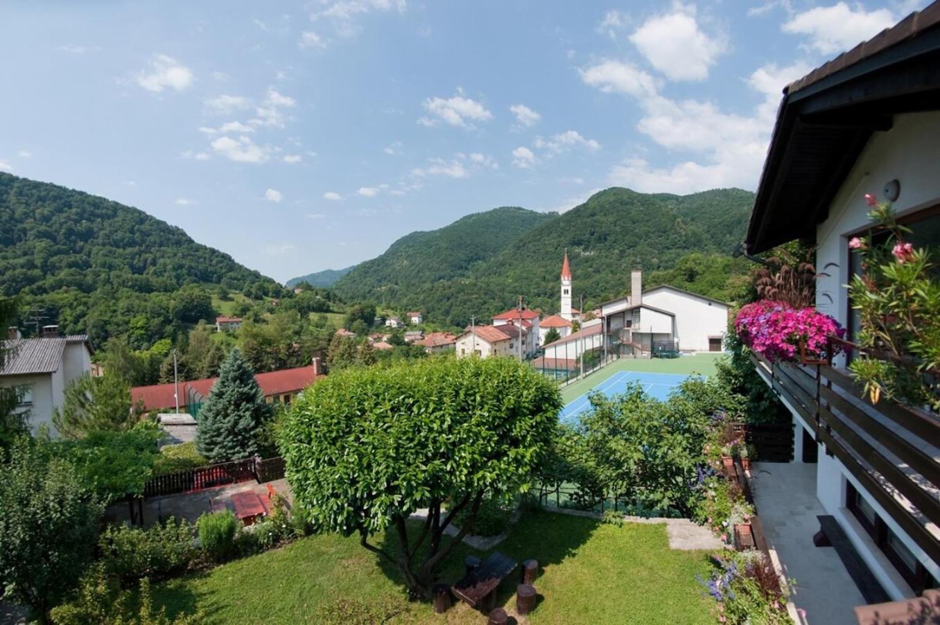 Hisa Taljat Apartamento Most na Soči Exterior foto